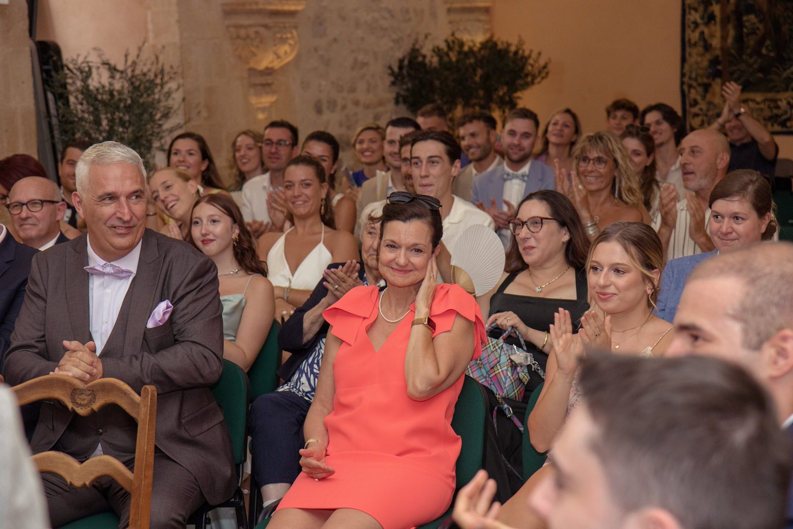 Les invités émus pendant la cérémonie civile