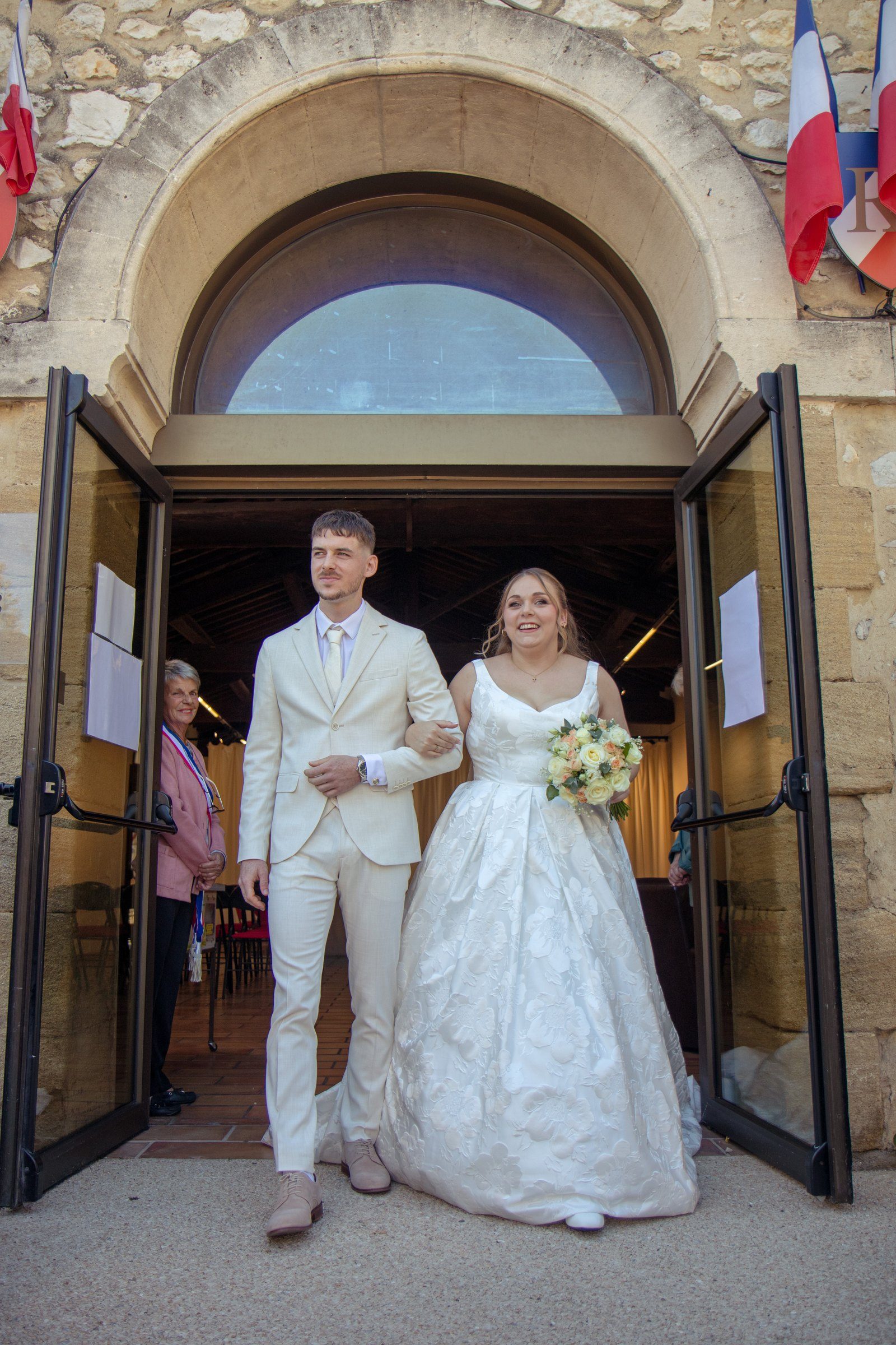 Jade et Mehdi à la sortie de l'église